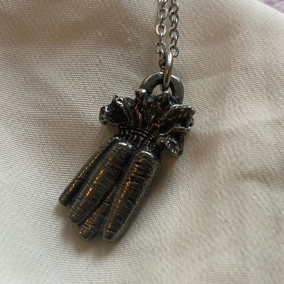 Vintage Danforth Pewter carrot pendant necklace - Picture 2 of 3
